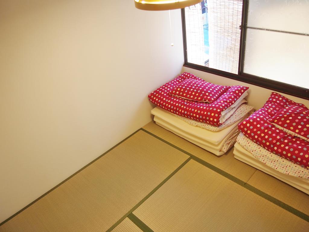 Guesthouse Usagi-Momiji Kyoto Exterior photo